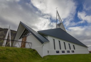 Kirche_in_Olafsvik_(Island) (1)